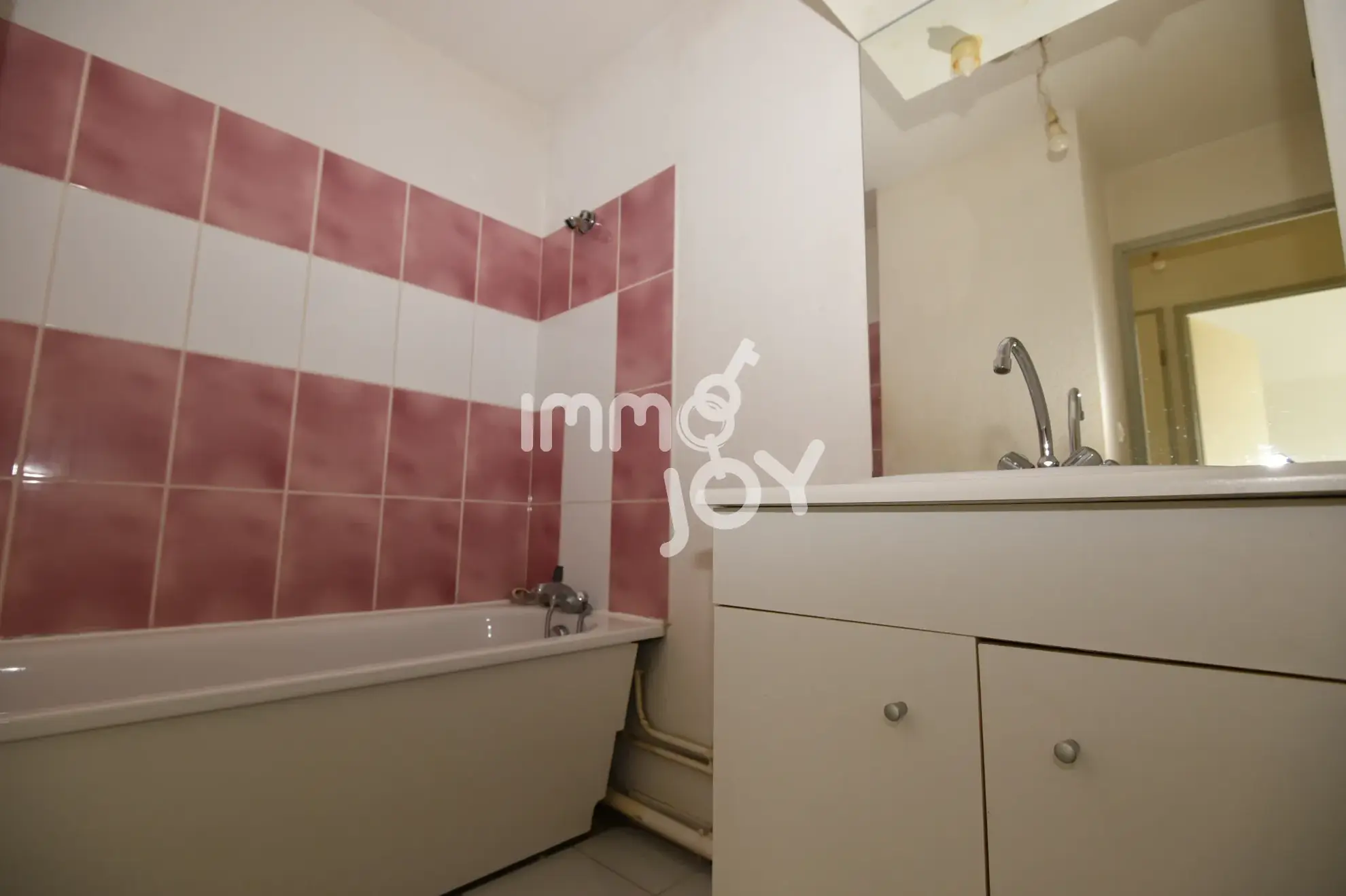 Appartement T2 à Fonsorbes avec piscine et parking, proche Toulouse 