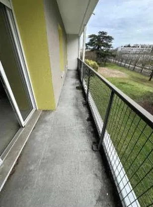 Appartement T3 de 55 m² à Angoulême à vendre aux enchères à partir de 20 000 euros