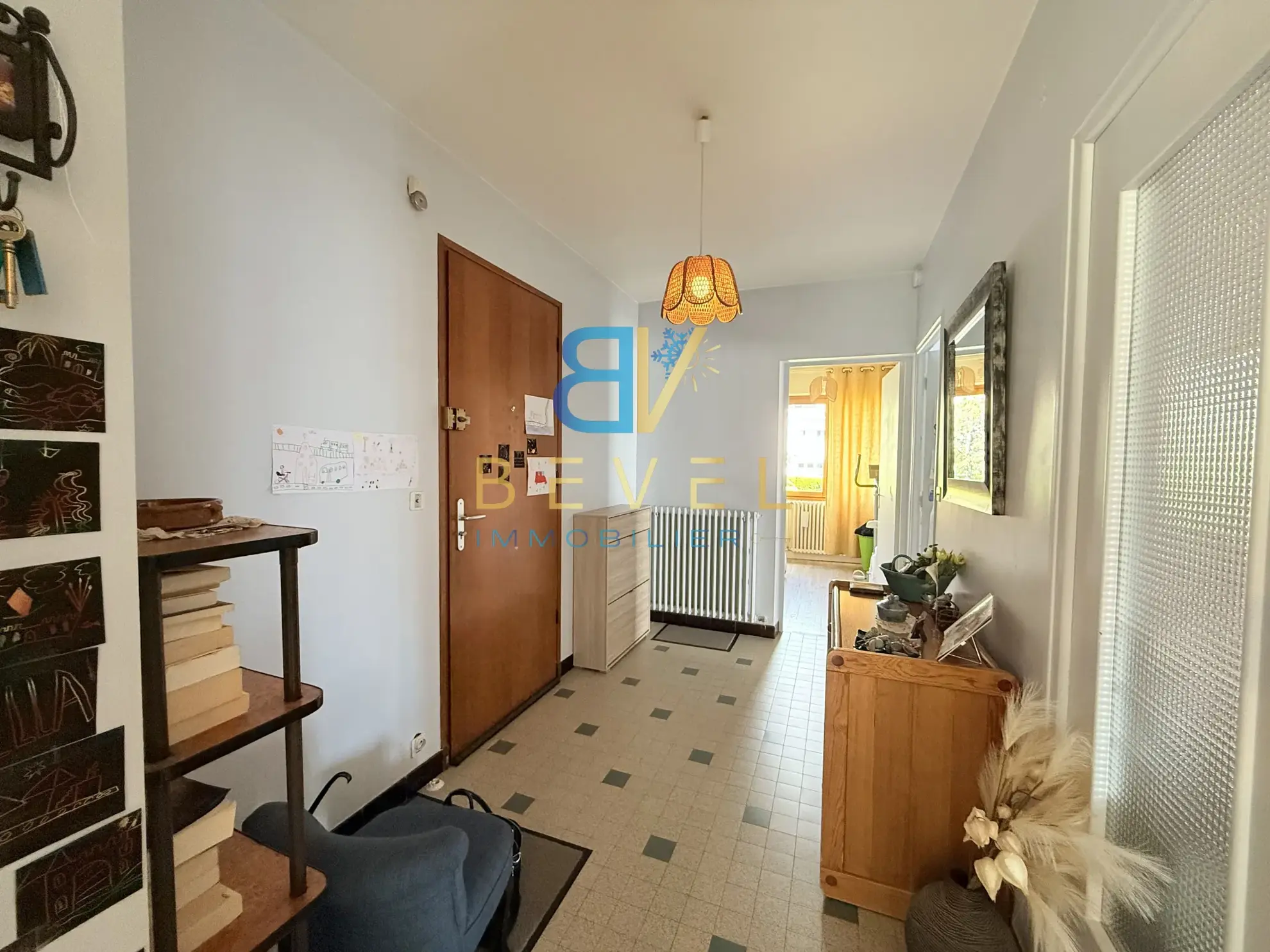 Appartement à vendre à Saint-Jean-de-Maurienne avec garage, balcon et cadre montagnard 