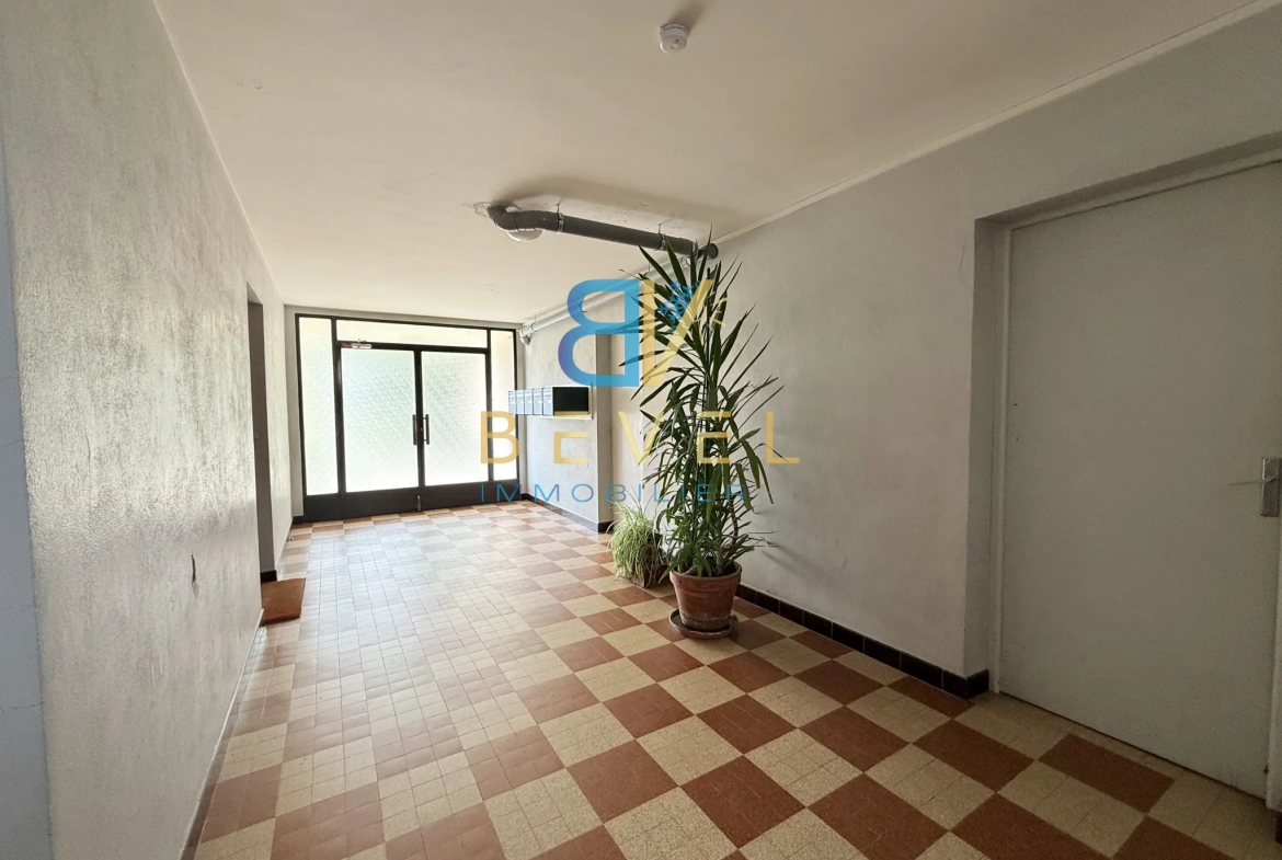 Appartement à vendre à Saint-Jean-de-Maurienne avec garage, balcon et cadre montagnard 