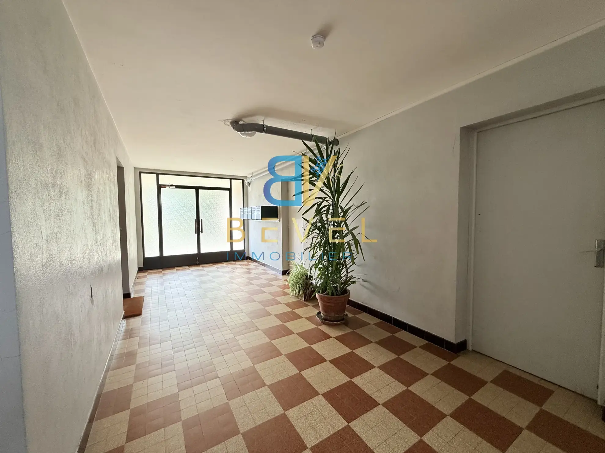 Appartement à vendre à Saint-Jean-de-Maurienne avec garage, balcon et cadre montagnard 