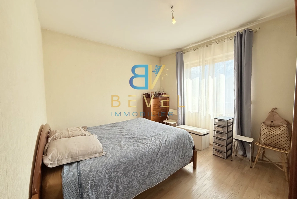Appartement à vendre à Saint-Jean-de-Maurienne avec garage, balcon et cadre montagnard 
