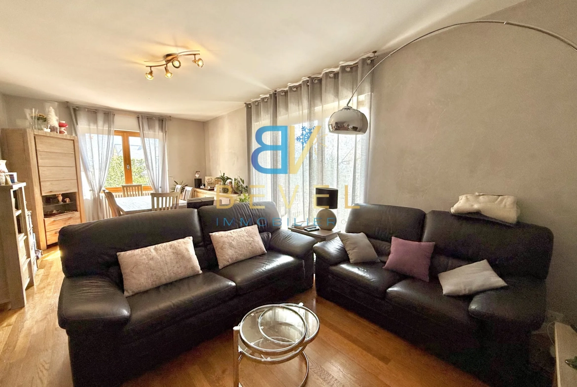 Appartement à vendre à Saint-Jean-de-Maurienne avec garage, balcon et cadre montagnard 
