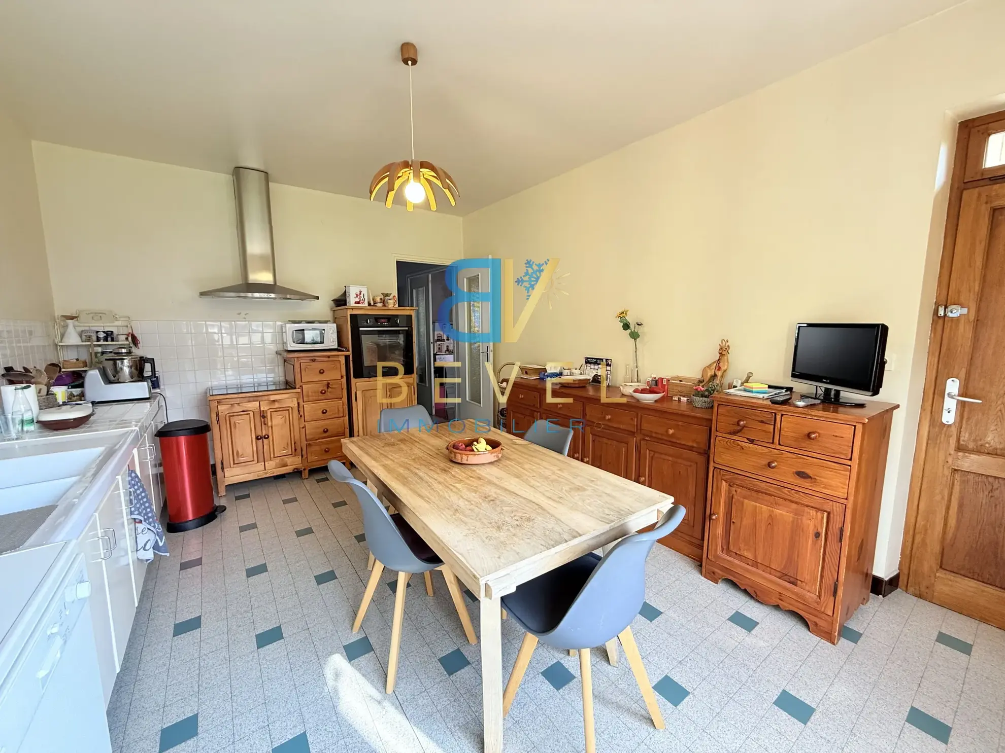 Appartement à vendre à Saint-Jean-de-Maurienne avec garage, balcon et cadre montagnard 