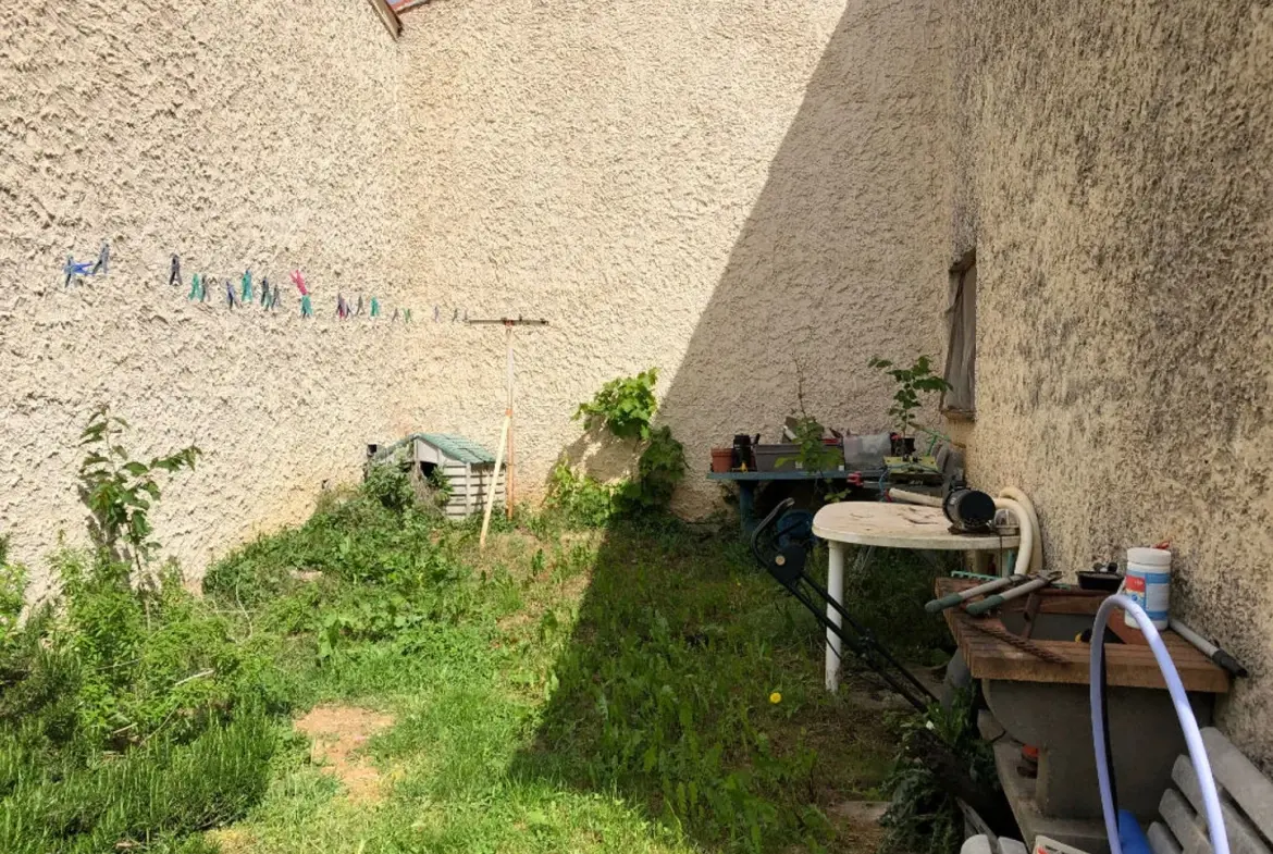 Maison 59 m² avec garage et jardin à Gardanne, rénovation possible 