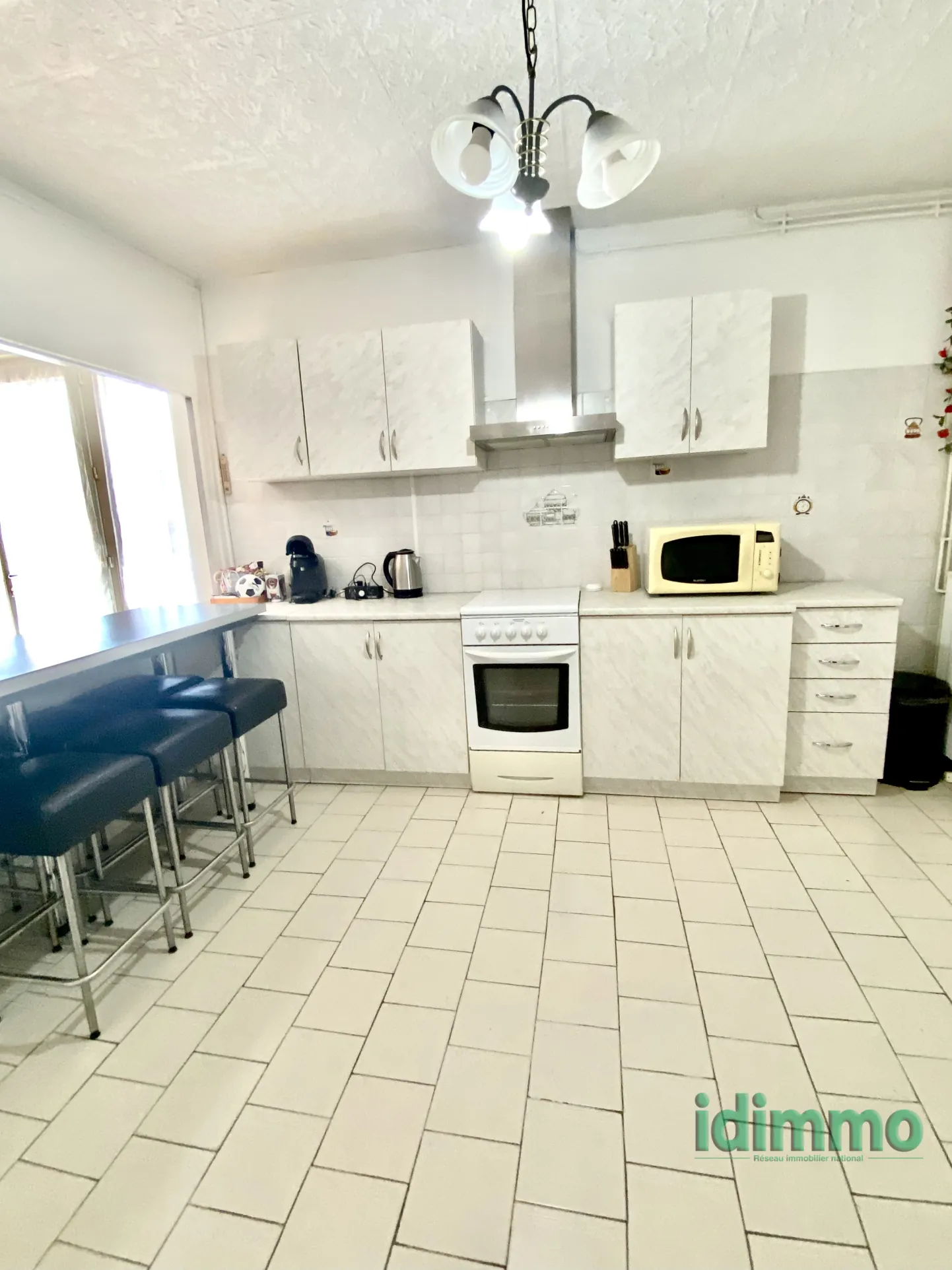 Grande maison de 171 m² avec terrain à Annonay, idéale pour investisseurs ou familles 