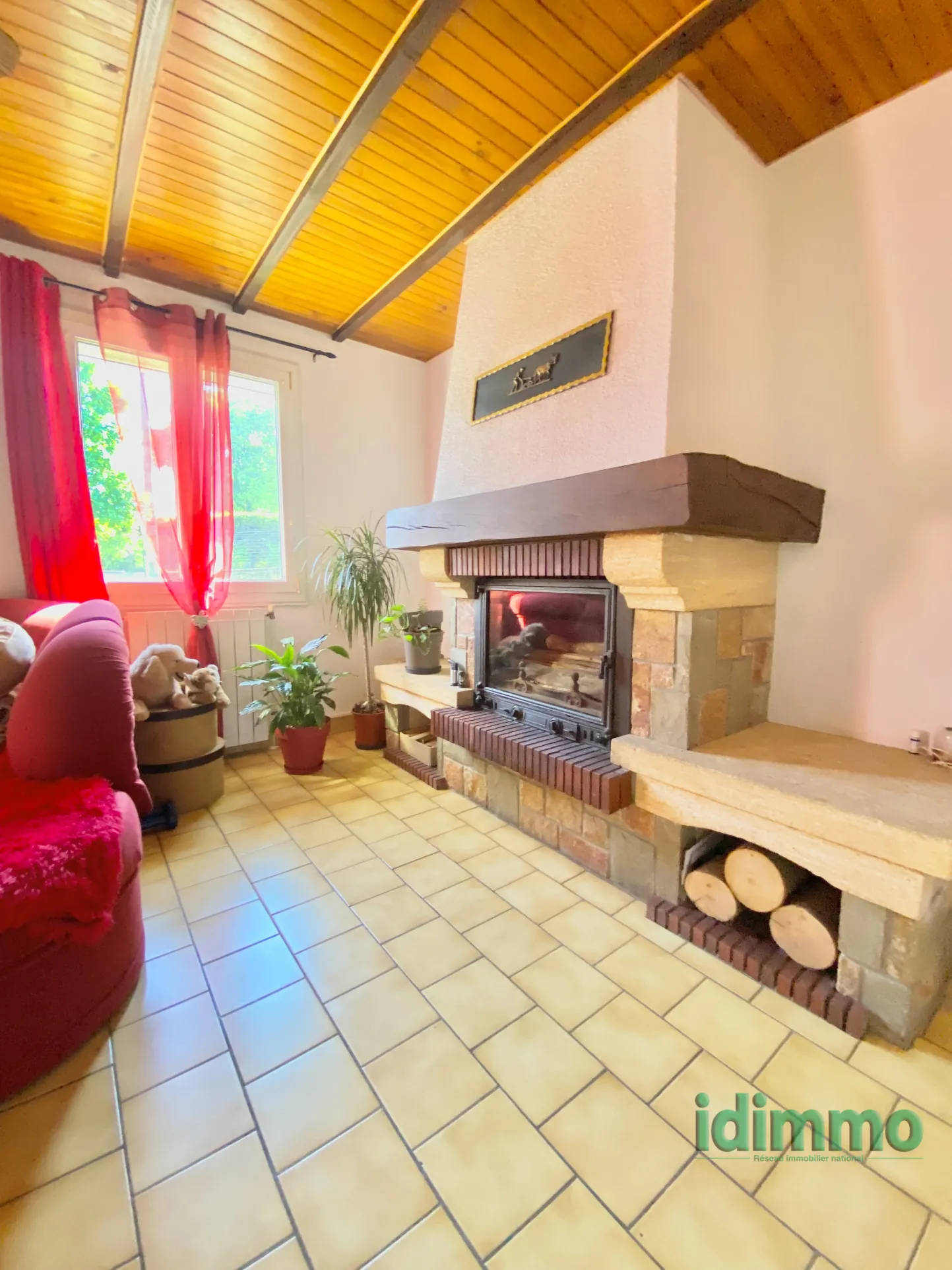 Grande maison de 171 m² avec terrain à Annonay, idéale pour investisseurs ou familles 