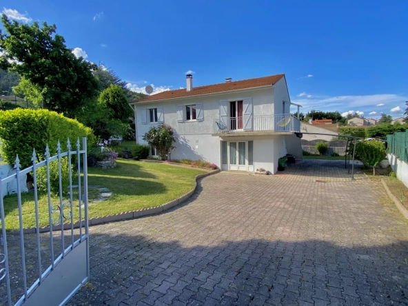 Grande maison de 171 m² avec terrain à Annonay, idéale pour investisseurs ou familles