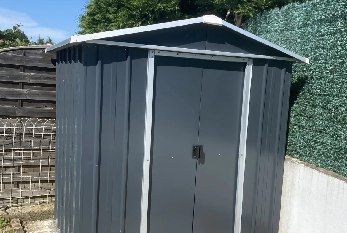 Grande maison de 171 m² avec terrain à Annonay, idéale pour investisseurs ou familles 