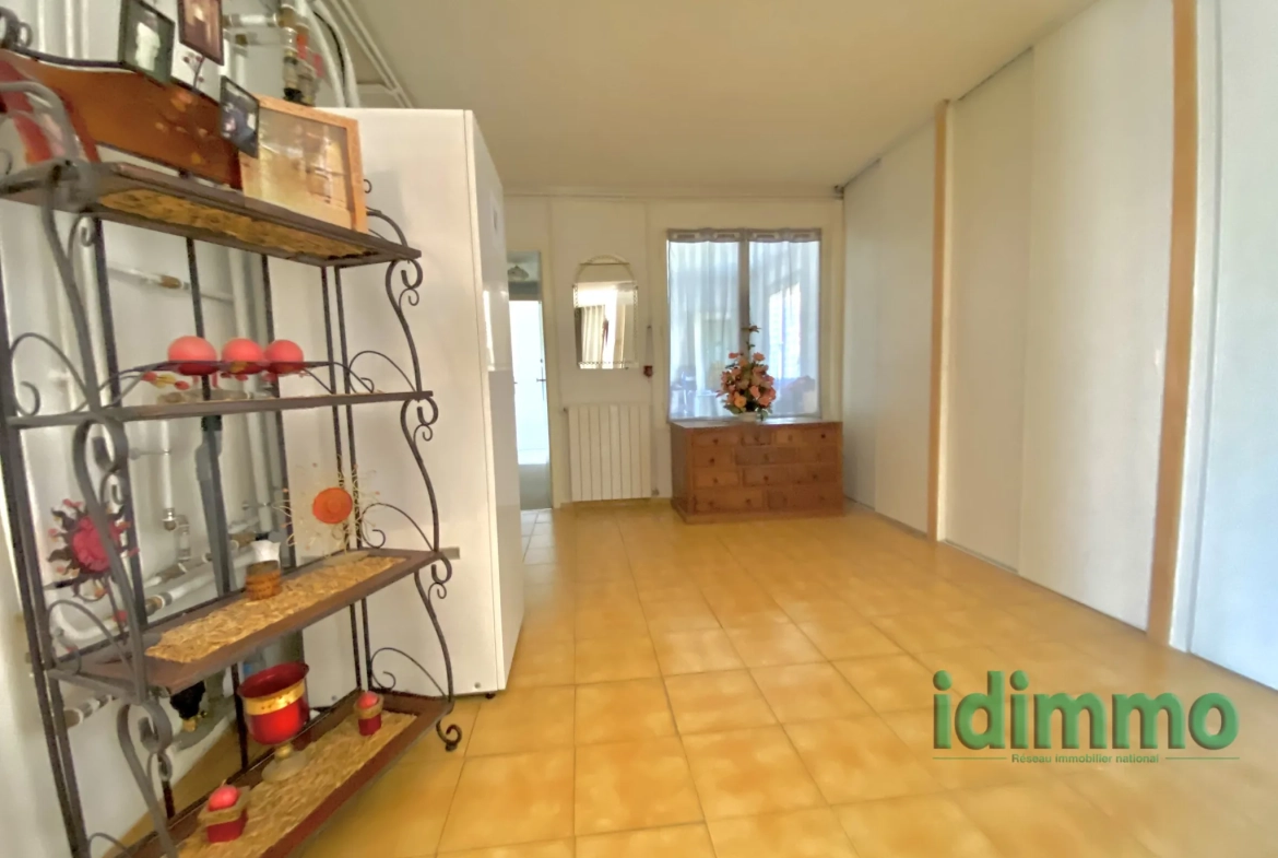 Grande maison de 171 m² avec terrain à Annonay, idéale pour investisseurs ou familles 