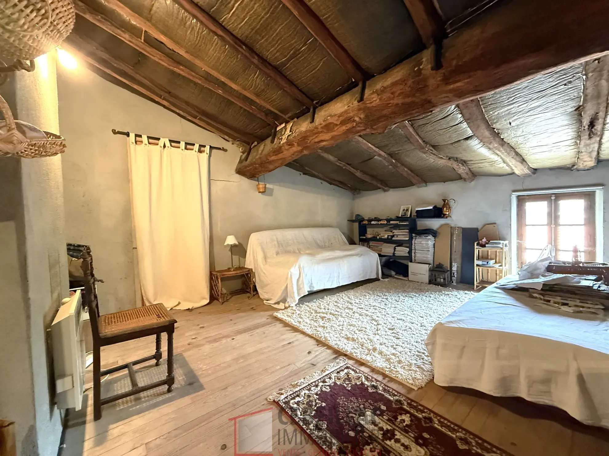 Maison en pierre historique à vendre à Tallende, 84 m² avec terrasse, à rénover, idéal premier achat 