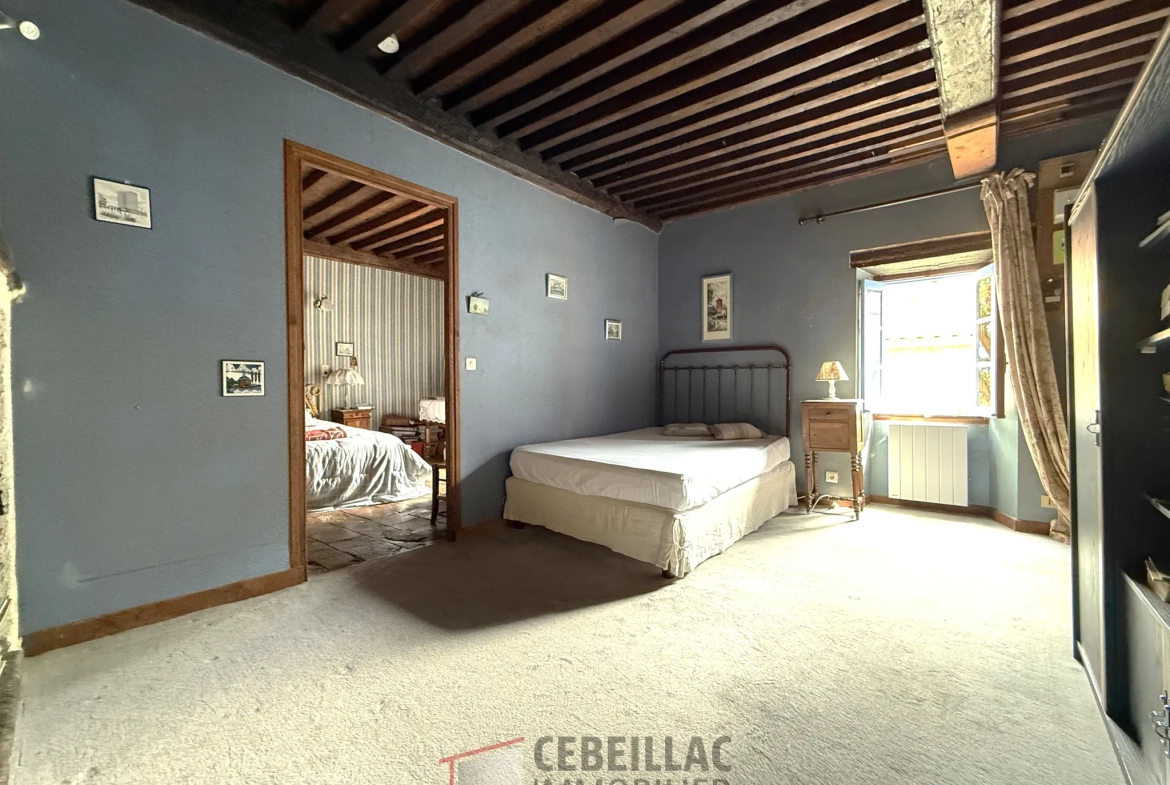 Maison en pierre historique à vendre à Tallende, 84 m² avec terrasse, à rénover, idéal premier achat 