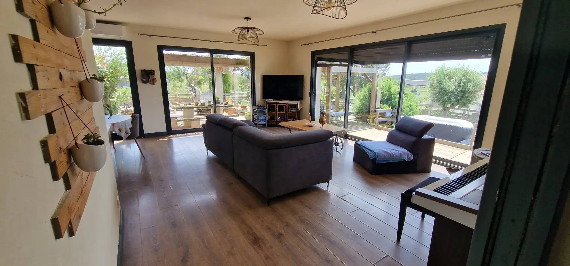 Maison 4 pièces de 88 m² avec terrain de 1195 m² à Villarzel-Cabardès, vue Pyrénées 