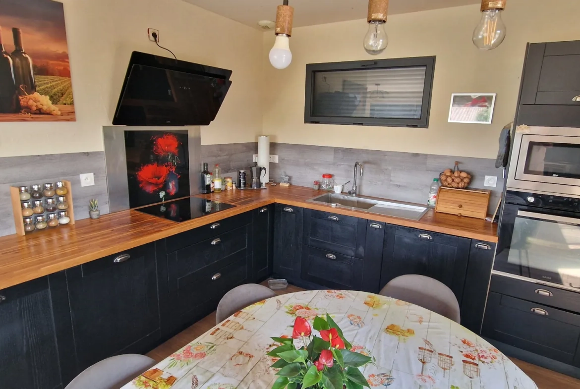 Maison 4 pièces de 88 m² avec terrain de 1195 m² à Villarzel-Cabardès, vue Pyrénées 