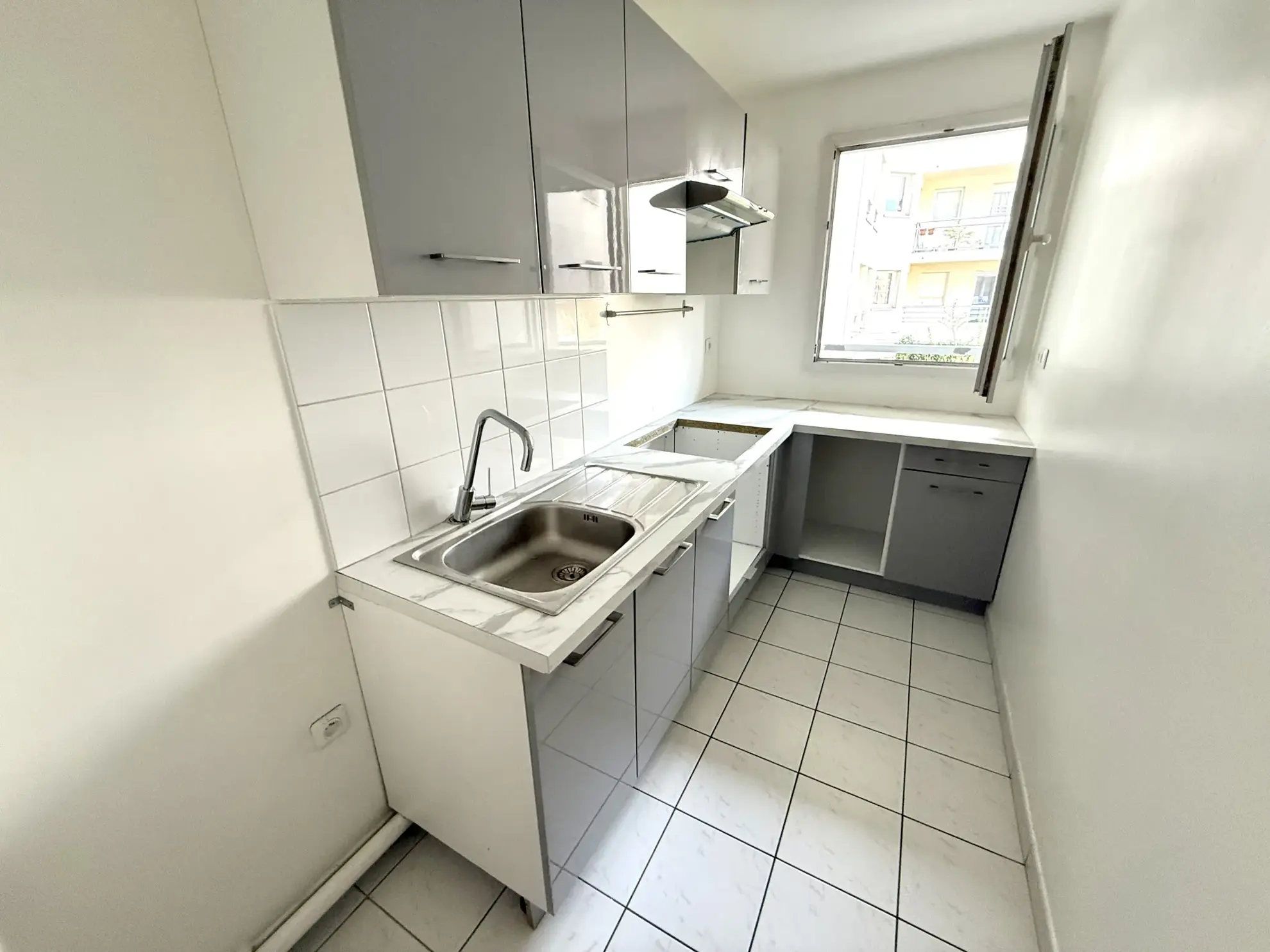 Appartement 2 pièces lumineux de 43 m² à Massy avec parking et loggia 
