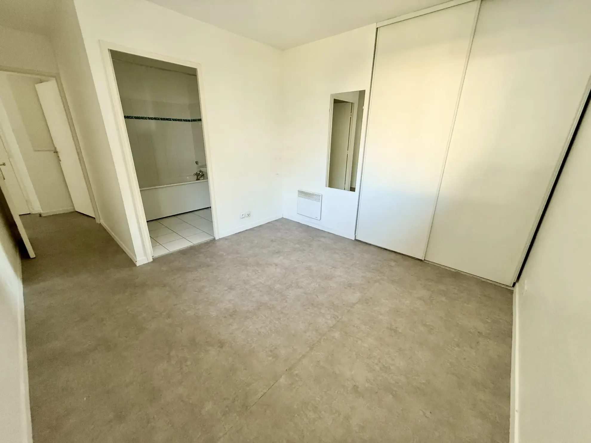 Appartement 2 pièces lumineux de 43 m² à Massy avec parking et loggia 