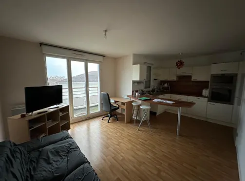 Appartement F3 à Argenteuil à vendre lors d'une vente aux enchères, balcon et parking inclus