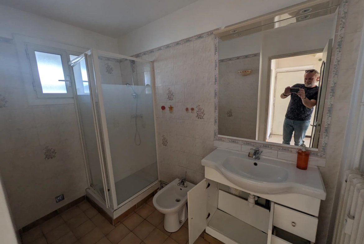 Appartement 3 pièces de 56m² avec balcon et cave à Toulon 
