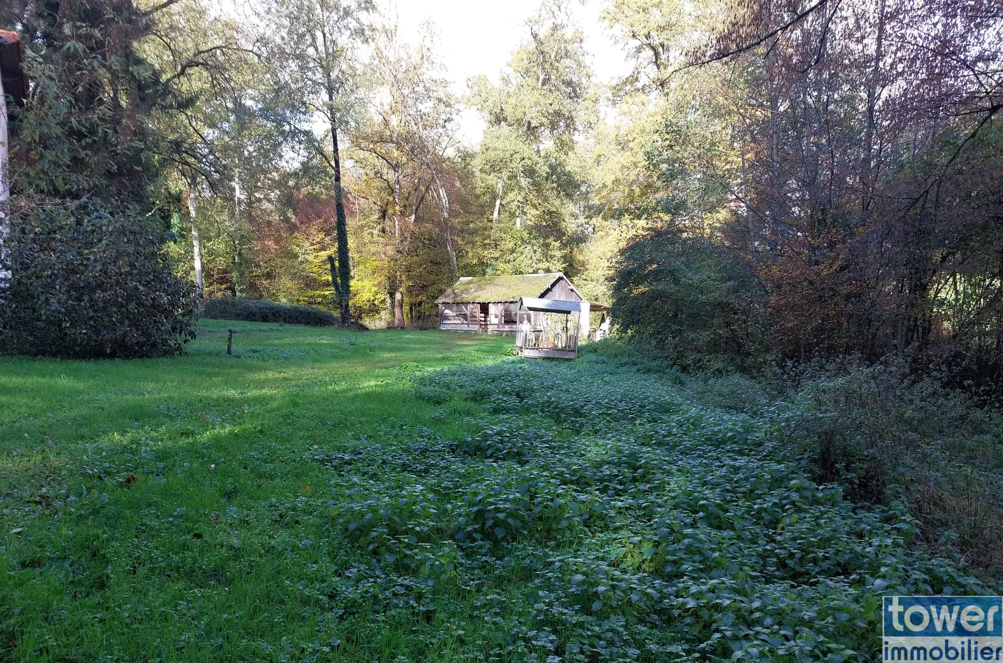 Grande propriété en Dordogne avec 11 chambres, terrain arboré et potentiel pour activité de chambres d'hôtes ou profession libérale 