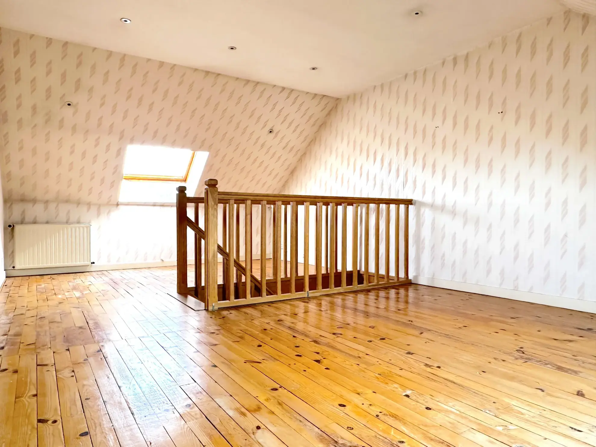 Superbe maison de ville avec piscine à Châtellerault, 8 chambres, grande terrasse et jardin 
