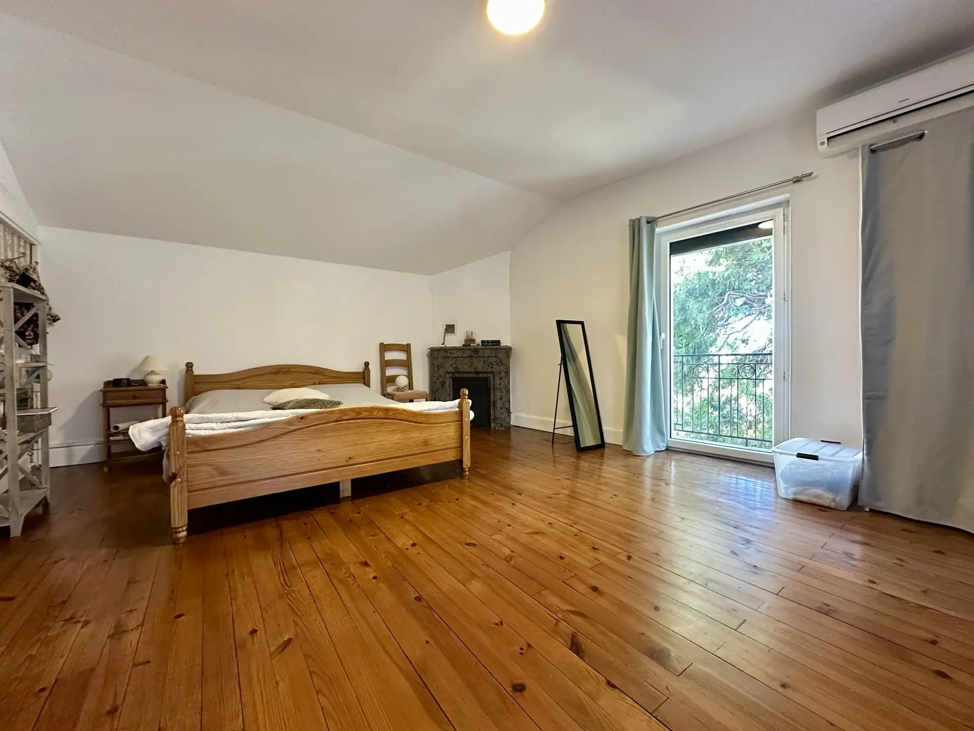 Maison à vendre à Ceyrat avec jardin, garage et rénovations modernes 