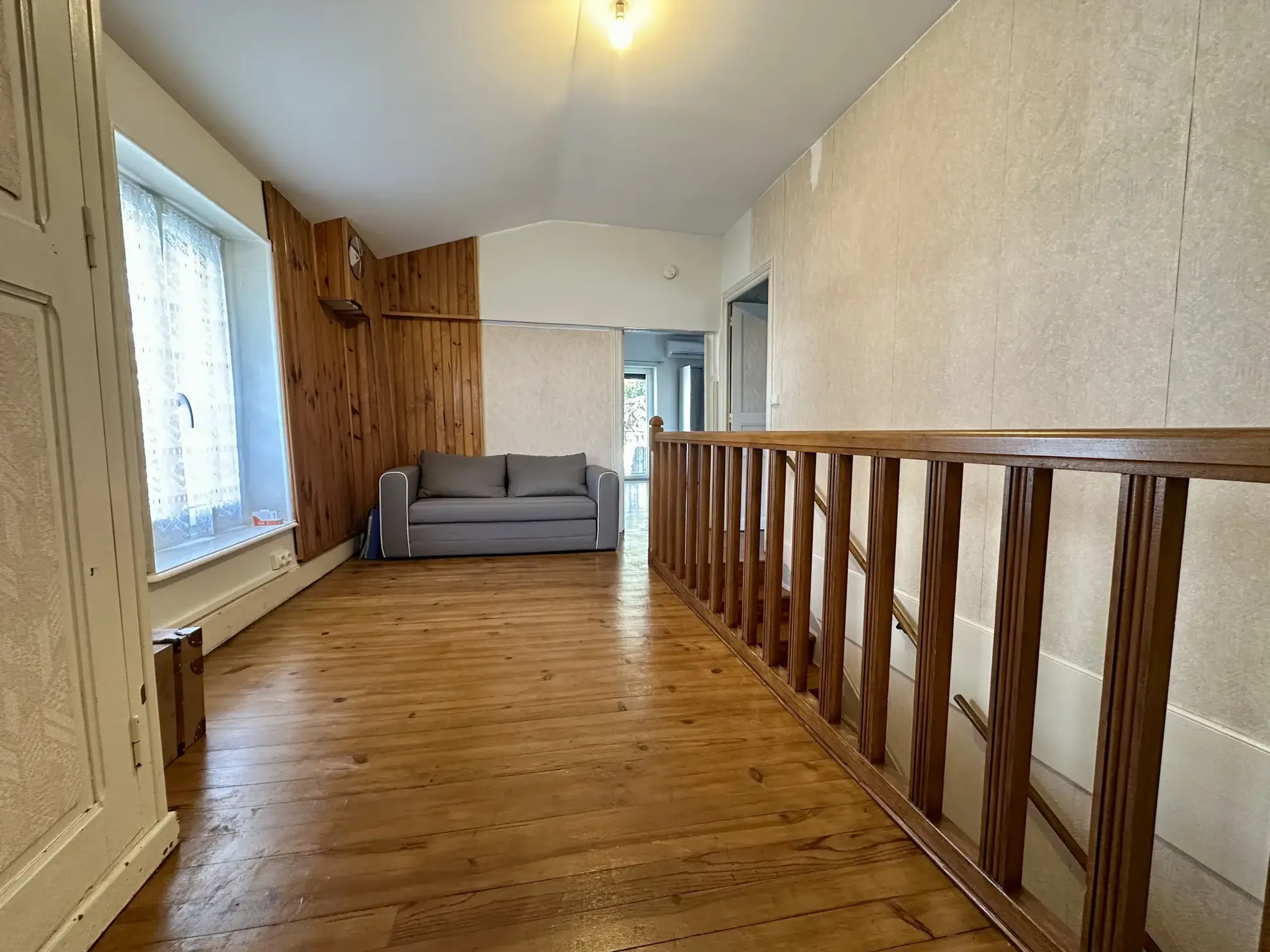 Maison à vendre à Ceyrat avec jardin, garage et rénovations modernes 