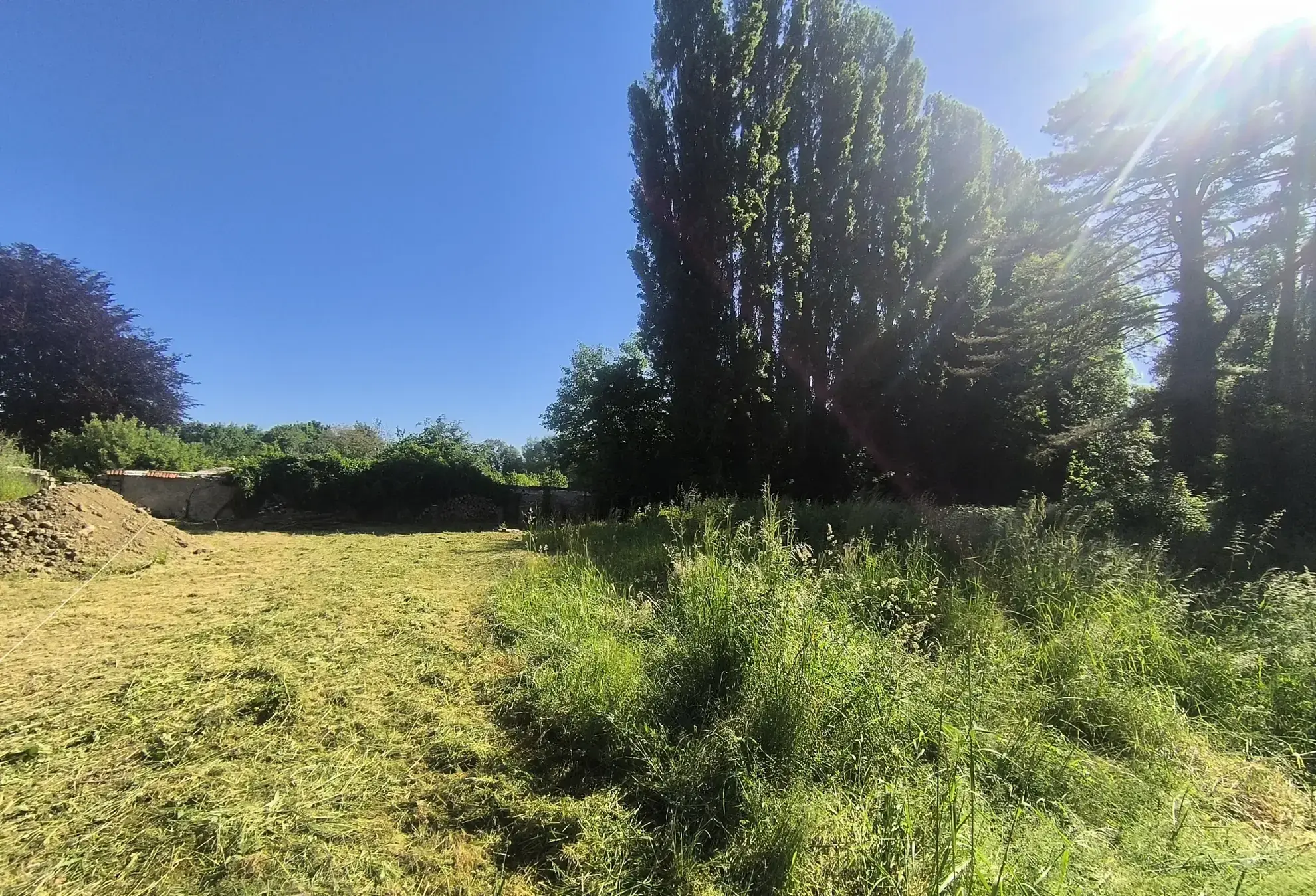 Terrain constructible de 588 m² à Château-Thierry, idéal pour bâtir votre maison dans un environnement paisible 