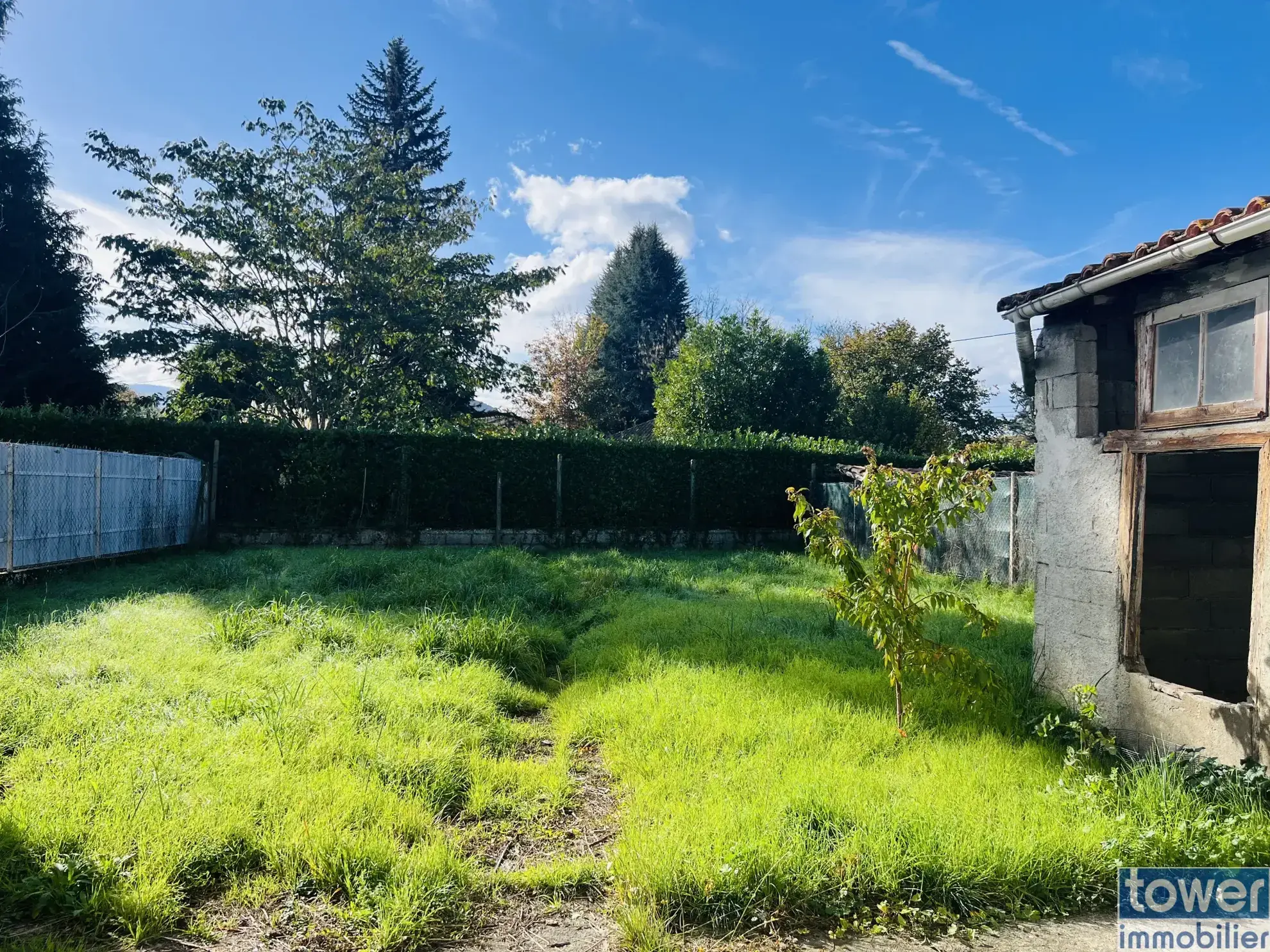 Immeuble de rapport à Gourdan-Polignan avec potentiel d’extension et jardin 