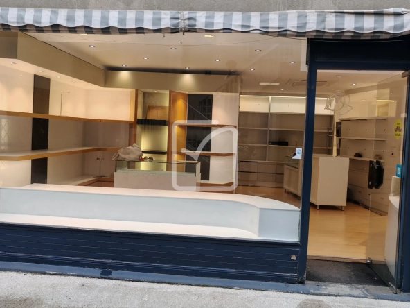 Local commercial à vendre au centre historique de Brive - Emplacement privilégié