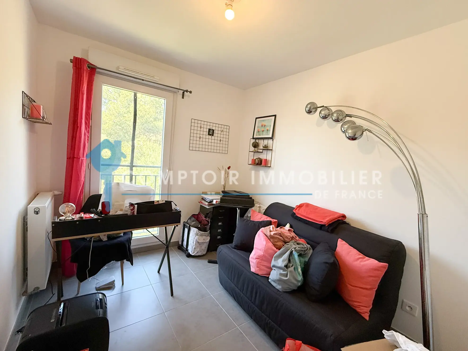 Appartement T3 de 60 m² avec terrasse, parking et vue dégagée à Marseille 