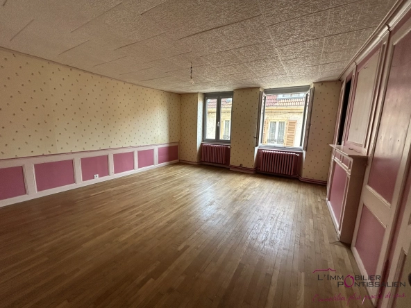 Appartement de 3 pièces à Pontarlier au centre-ville à rénover