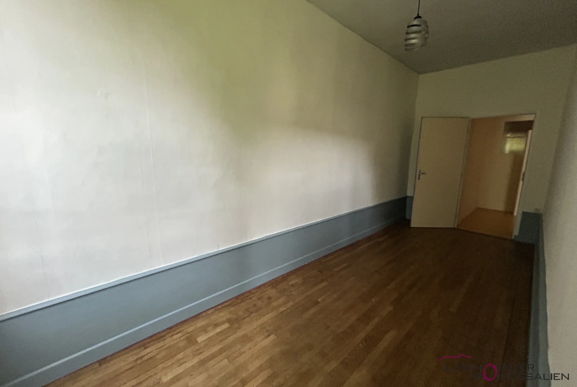 Appartement de 3 pièces à Pontarlier au centre-ville à rénover 
