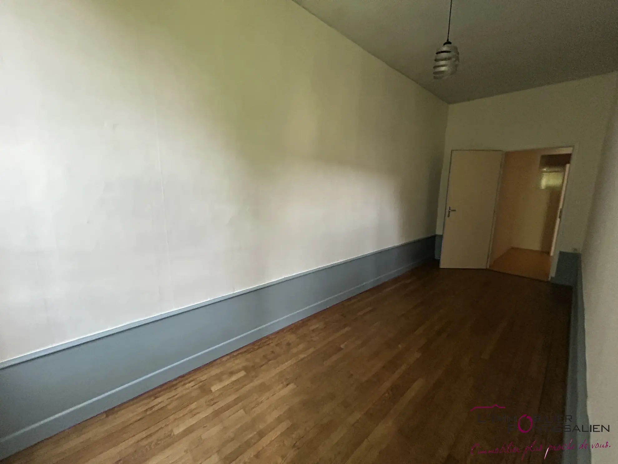 Appartement de 3 pièces à Pontarlier au centre-ville à rénover 