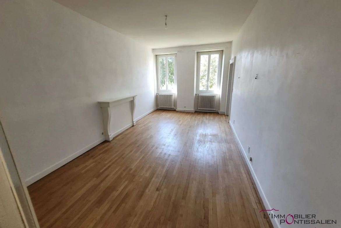 Appartement de 3 pièces à Pontarlier au centre-ville à rénover 
