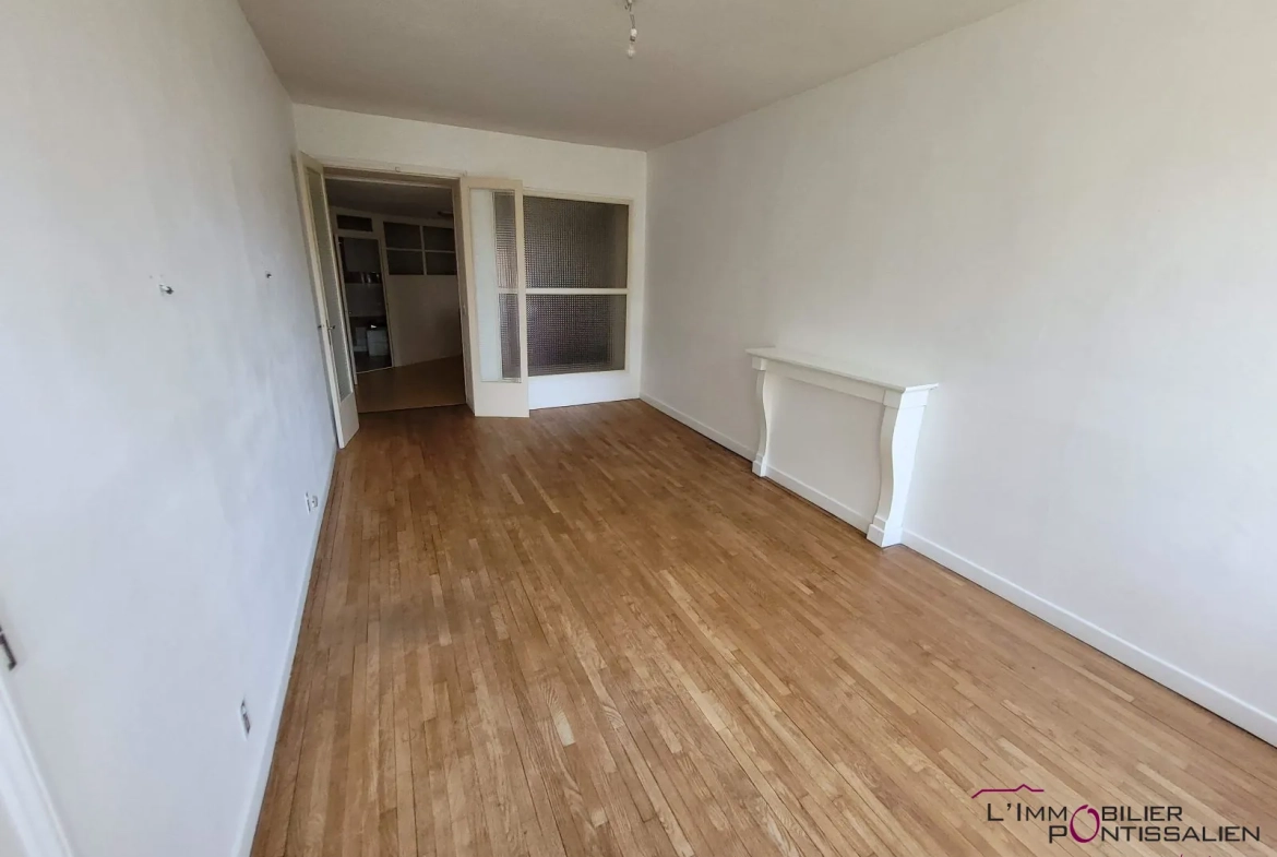 Appartement de 3 pièces à Pontarlier au centre-ville à rénover 