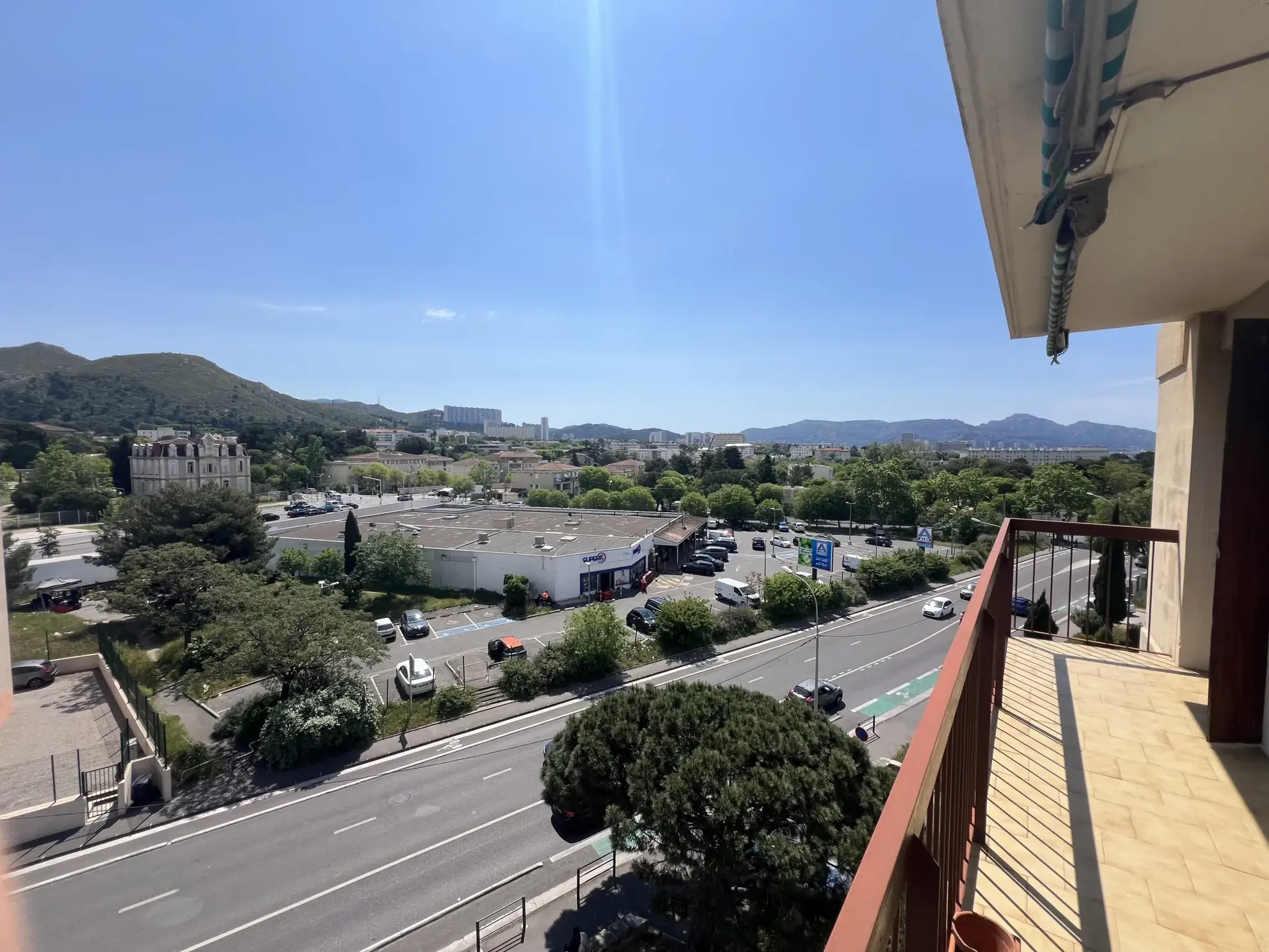 Appartement T2 de 50 m² à Marseille 10e avec balcon dans résidence sécurisée 