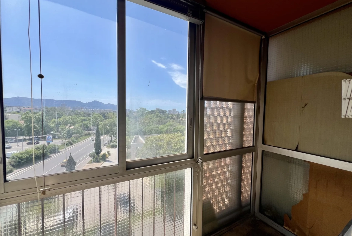 Appartement T2 de 50 m² à Marseille 10e avec balcon dans résidence sécurisée 