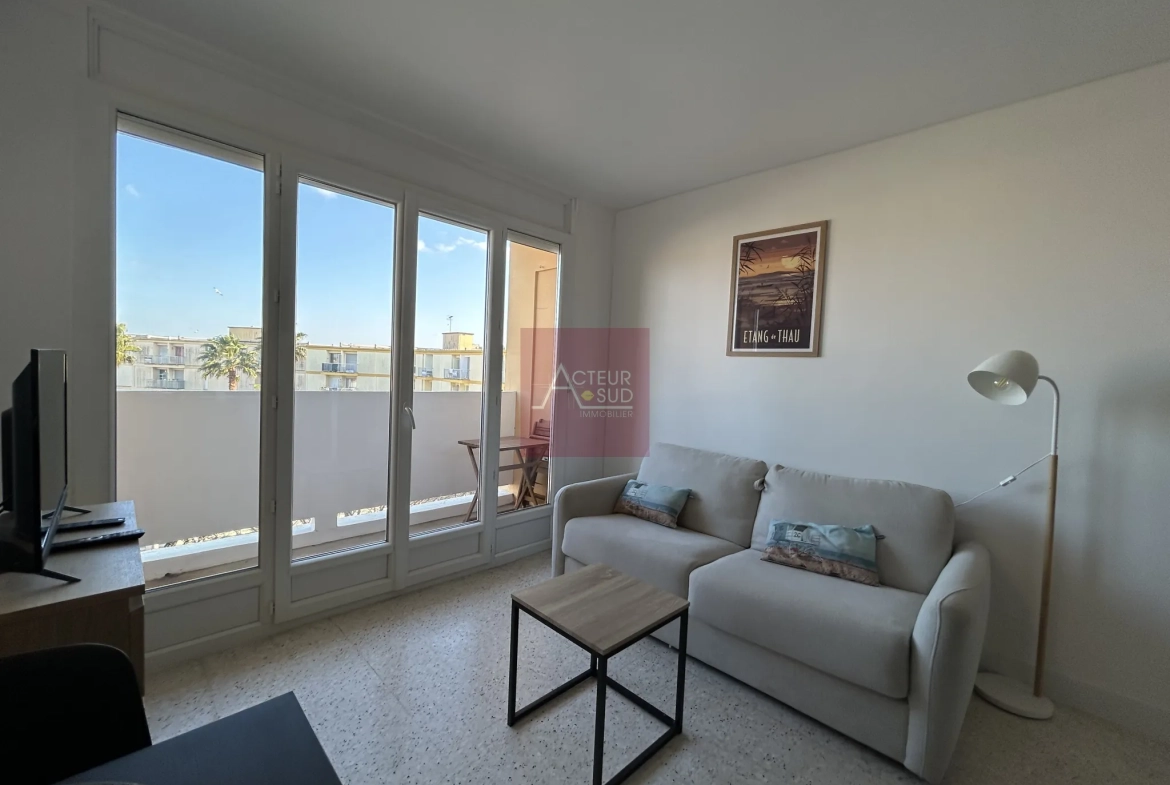 Studio rénové à vendre à Balaruc-les-Bains avec terrasse et parking privé 