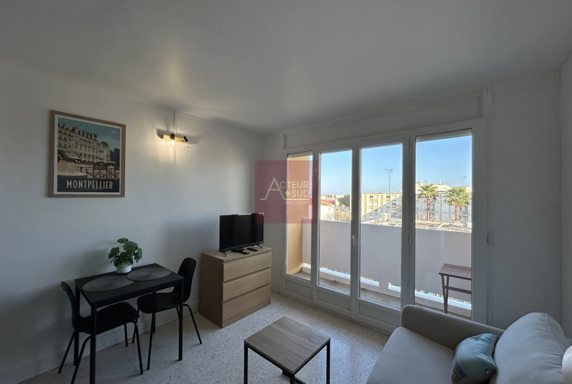Studio rénové à vendre à Balaruc-les-Bains avec terrasse et parking privé 