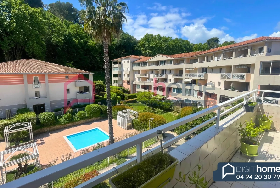Appartement T2 avec terrasse, garage, piscines et tennis à Cagnes-sur-Mer 