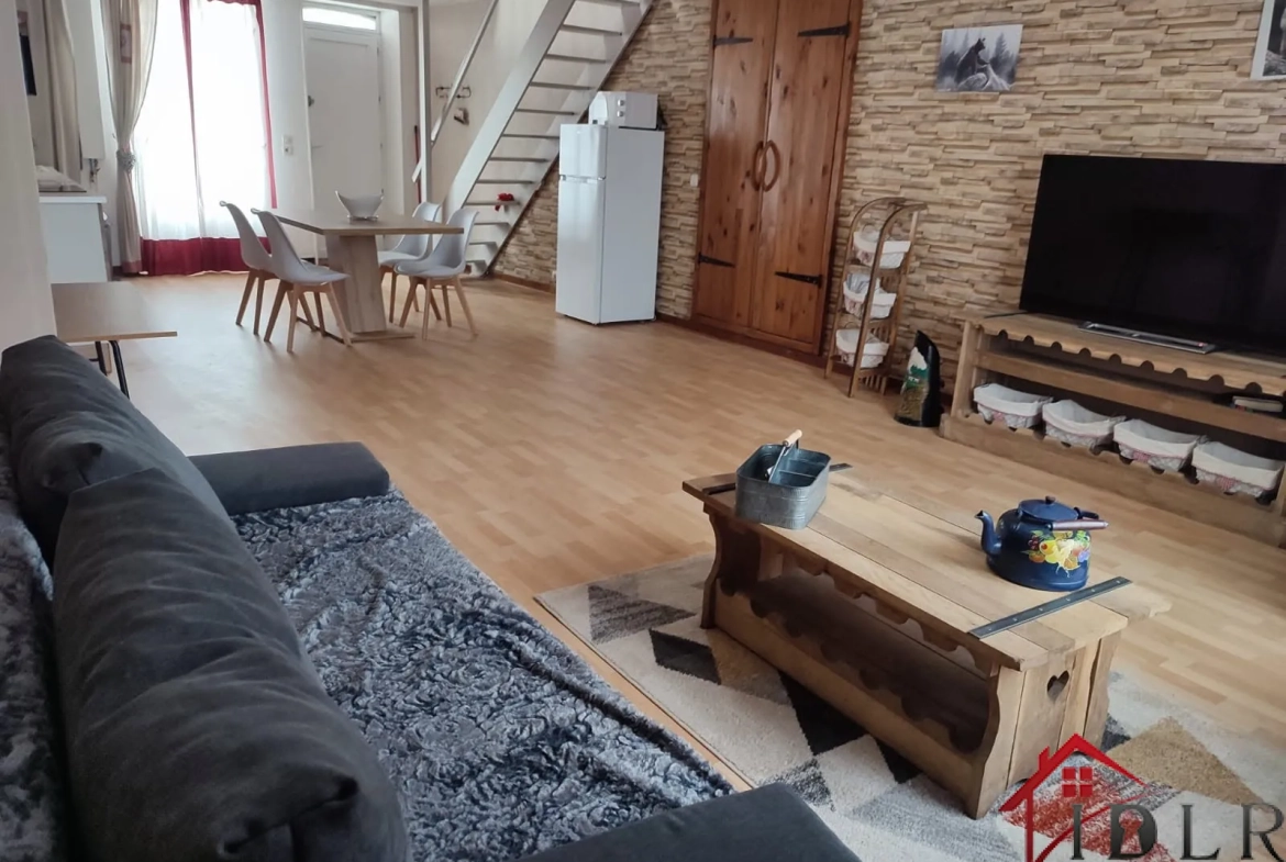 Immeuble rénové avec deux logements indépendants à Bourbonne-les-Bains 
