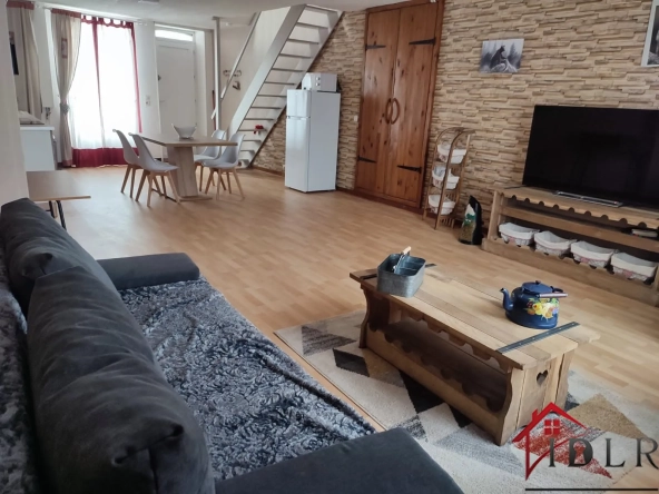 Immeuble rénové avec deux logements indépendants à Bourbonne-les-Bains
