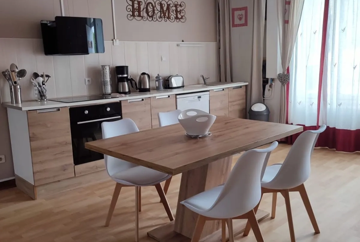Immeuble rénové avec deux logements indépendants à Bourbonne-les-Bains 