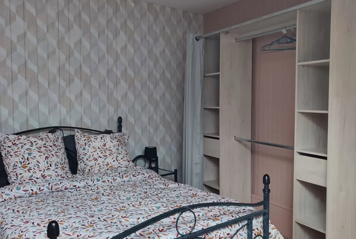 Immeuble rénové avec deux logements indépendants à Bourbonne-les-Bains 