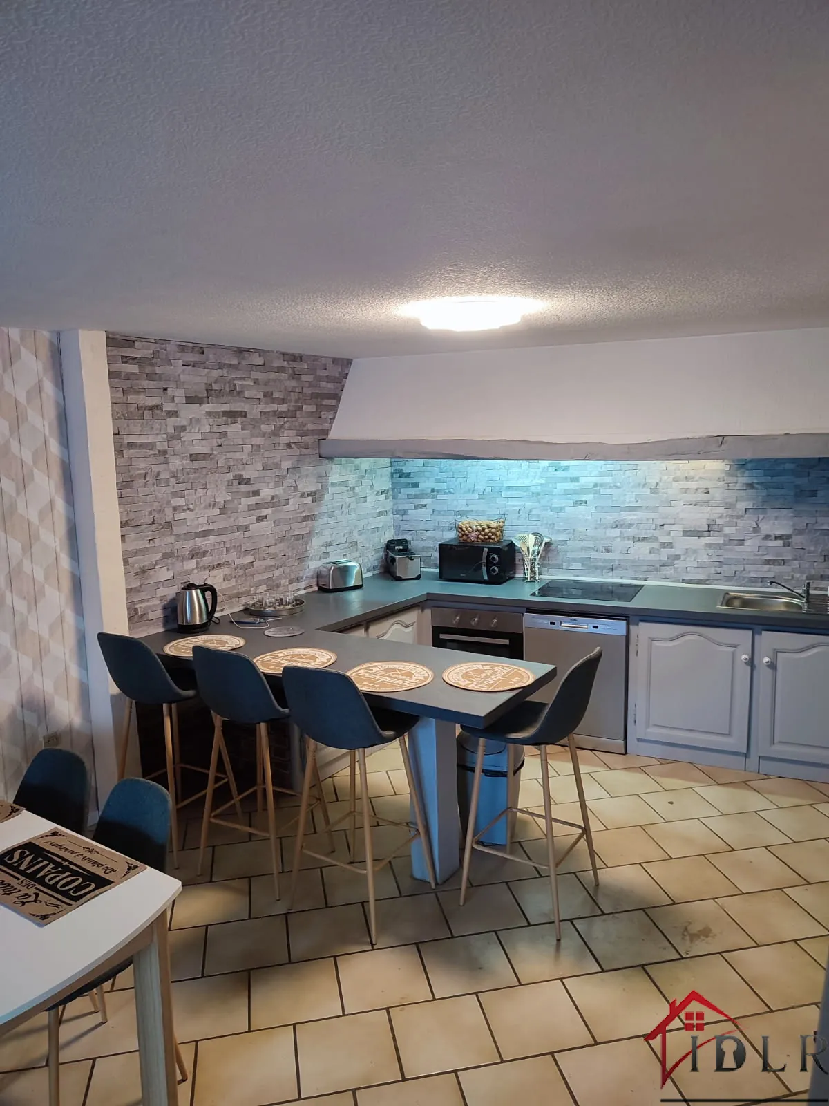 Immeuble rénové avec deux logements indépendants à Bourbonne-les-Bains 