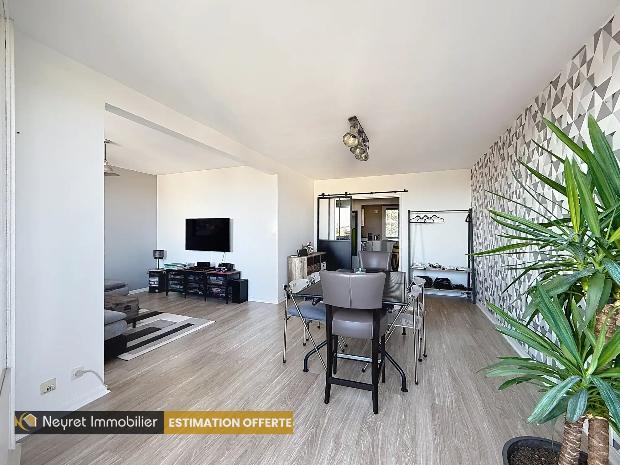 Vente appartement T4 à Jomayère, Saint-Étienne avec garage, balcon et cave 