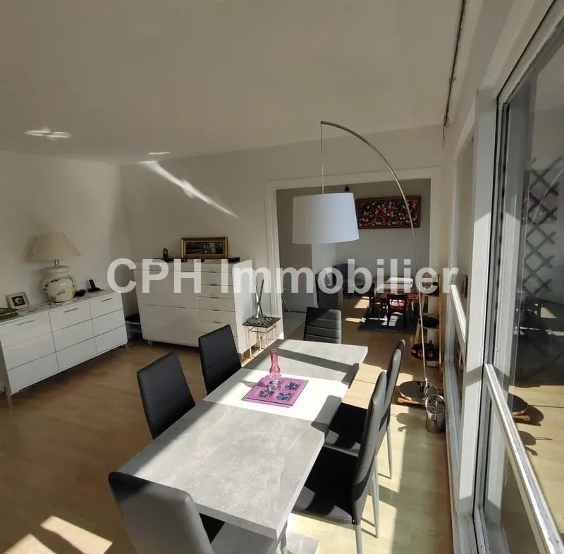 Superbe Appartement 5 pièces avec Vue sur la Seine à Le Pecq 