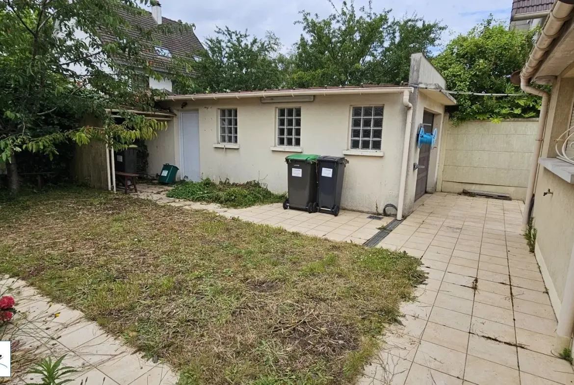 Charmante maison de plain-pied à Morsang-sur-Orge avec garage et dépendances 