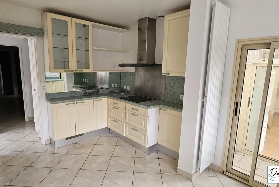 Charmante maison de plain-pied à Morsang-sur-Orge avec garage et dépendances 
