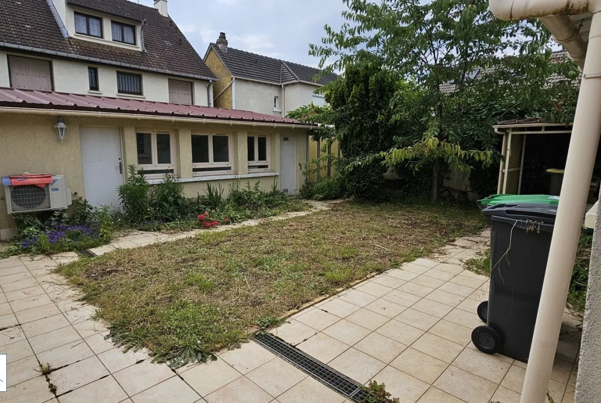 Charmante maison de plain-pied à Morsang-sur-Orge avec garage et dépendances 